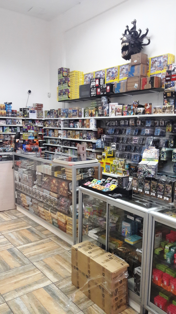 Visão geral da loja de jogos Entrejuegos em Santiago