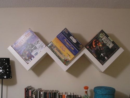 Uma prateleira diferente para poucos jogos