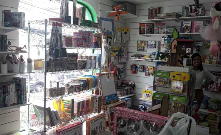 Loja Caixa de Brinquedos na Rua Tutóia