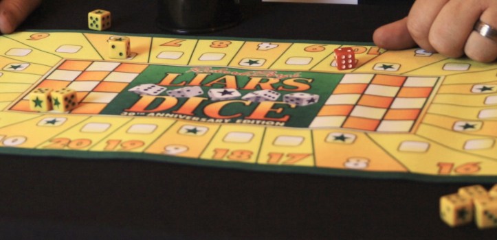 Jogo de tabuleiro Liar's Dice