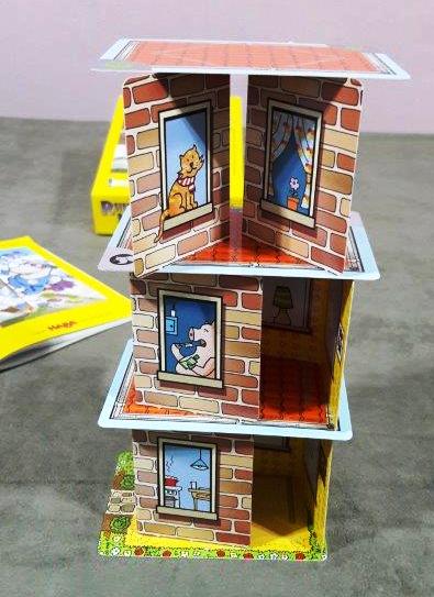 Prédio crescendo no jogo Rhino Hero