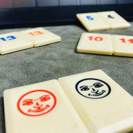 Jogo de tabuleiro Rummikub