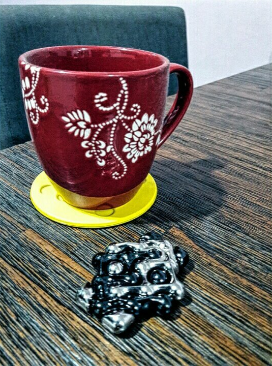 Quebra-cabeça mecânico DOT montado