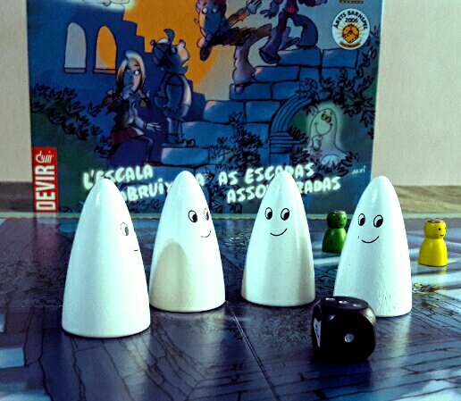 Jogo infantil As Escadas Assombradas