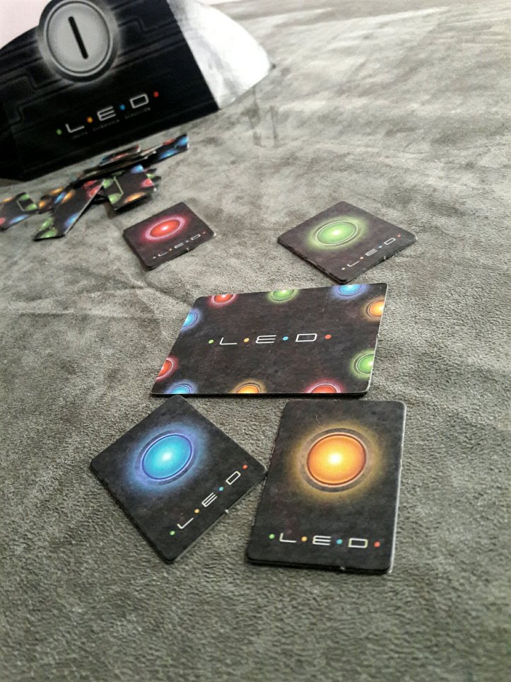 Peças de cores secretas do jogo de tabuleiro LED