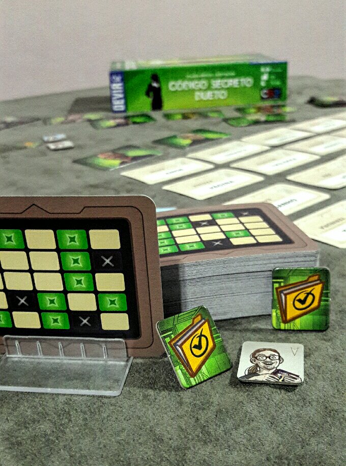 Mesa pronta para jogar Código Secreto Dueto