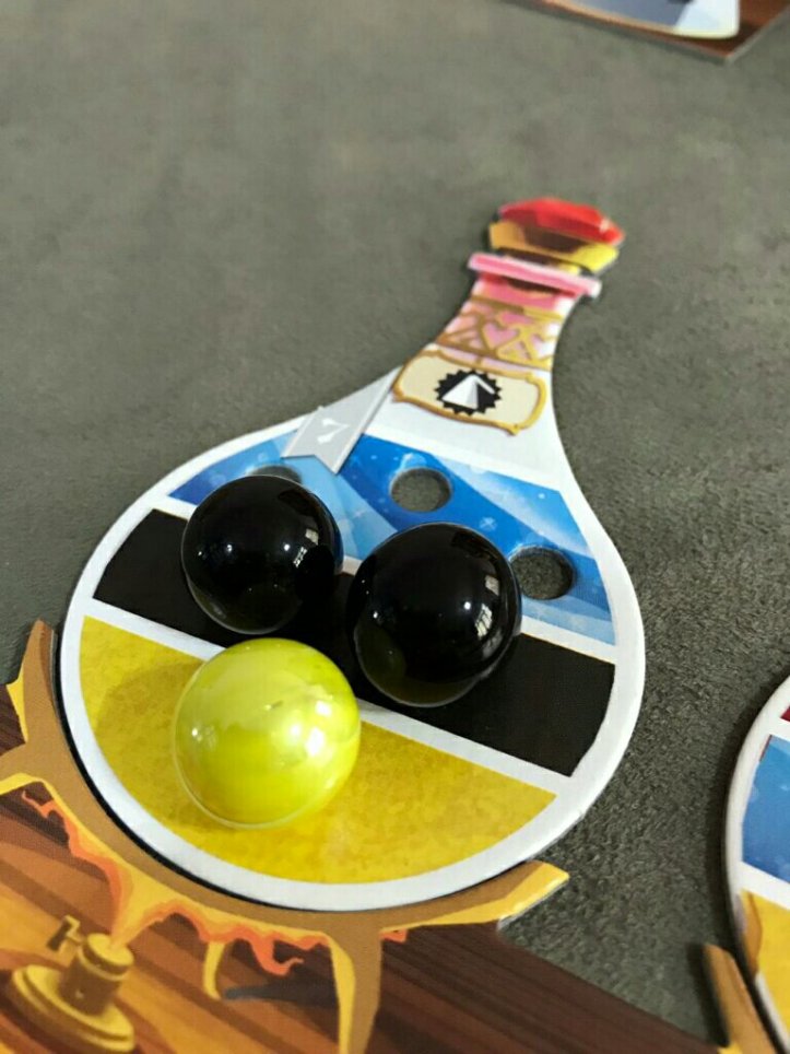 Completando poções no jogo de tabuleiro Potion Explosion