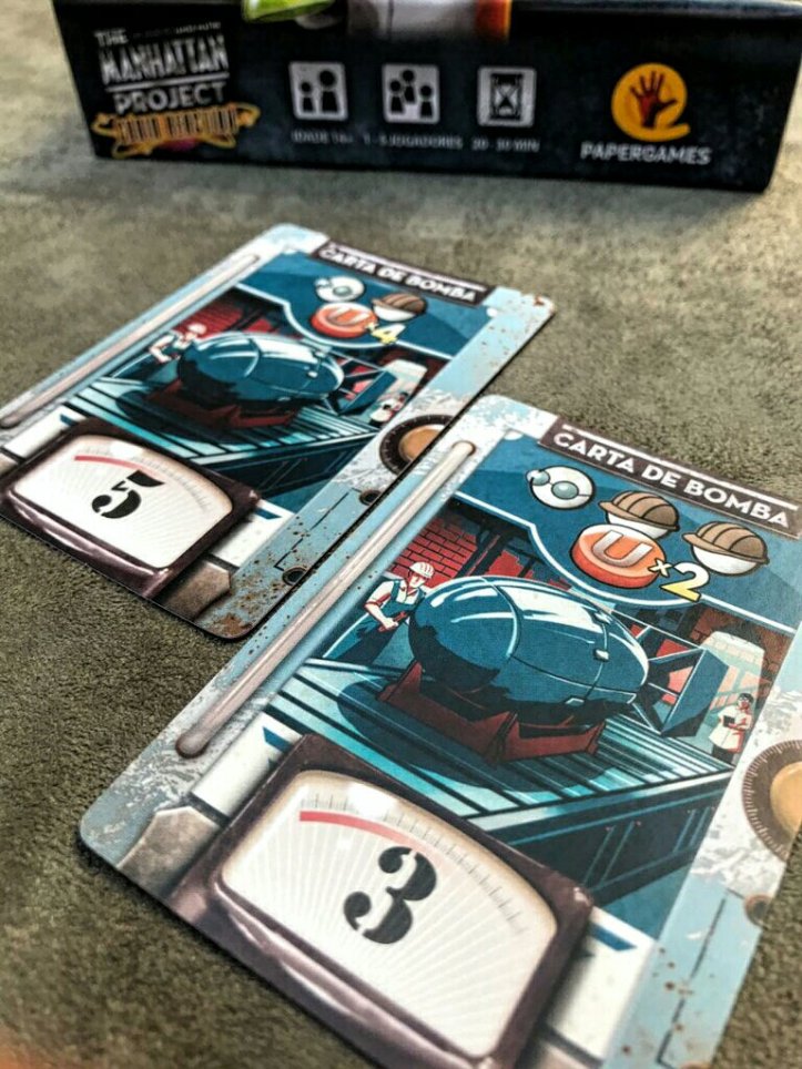 Bombas do jogo de cartas The Manhattan Project Chain Reaction