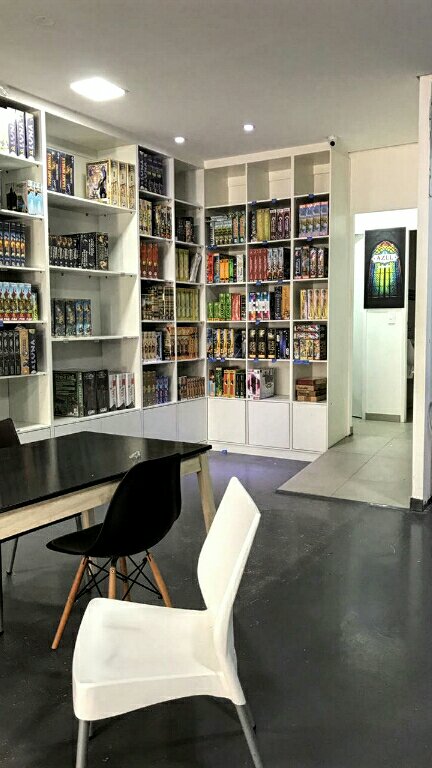 Loja de jogos de tabuleiros Playeasy