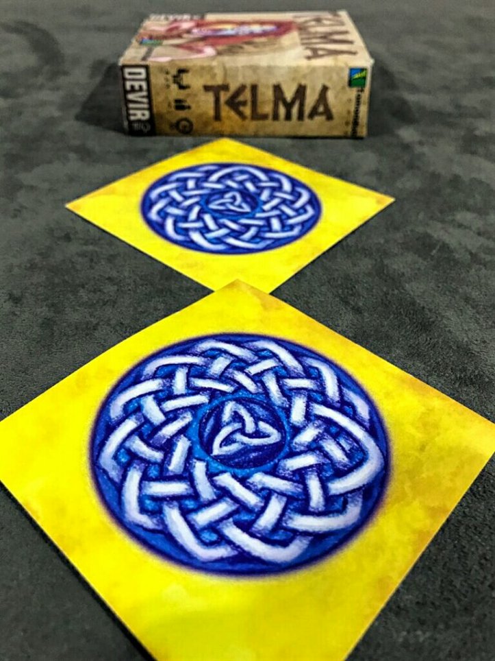 Dois símbolos iguais no jogo de cartas TELMA