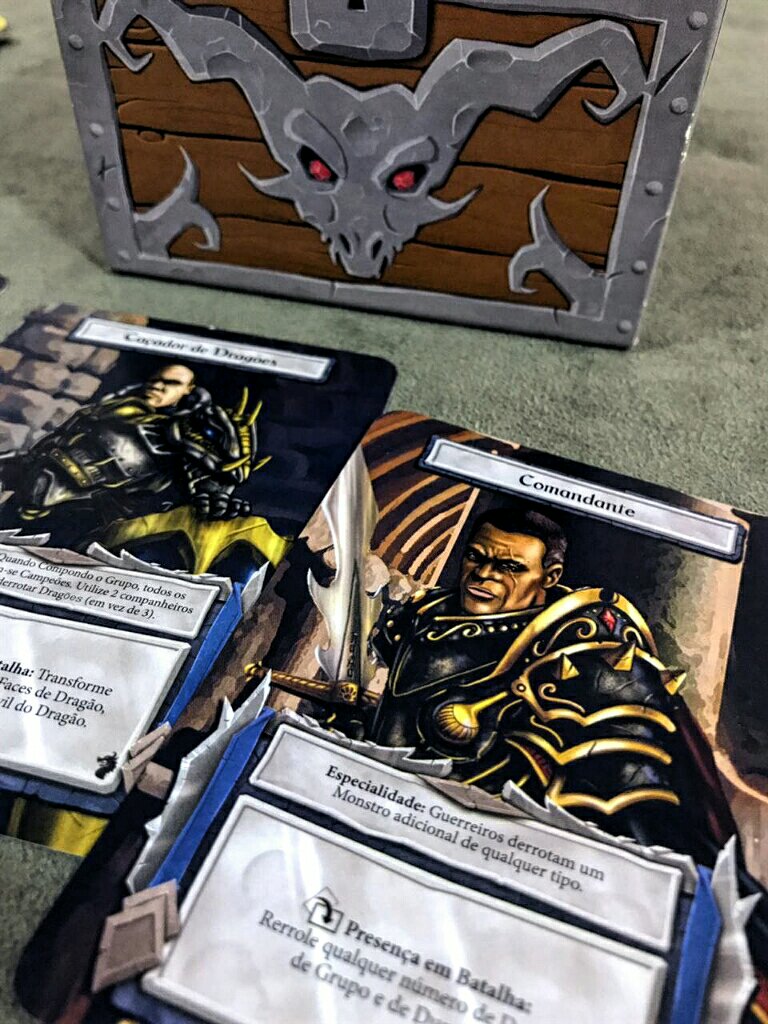 Personagens com poderes especiais no jogo de tabuleiro Dungeon Roll