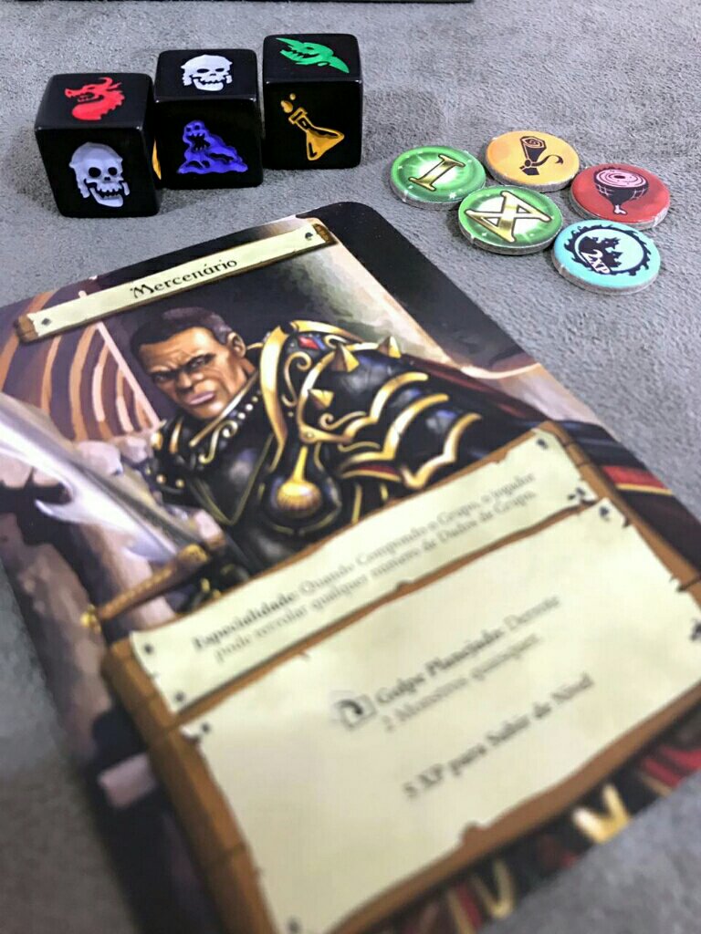 Personagem com suas habilidades no jogo de tabuleiro Dugeon Roll