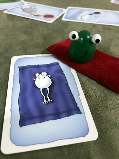 Sapo e toalha do jogo infantil Fantasma Blitz