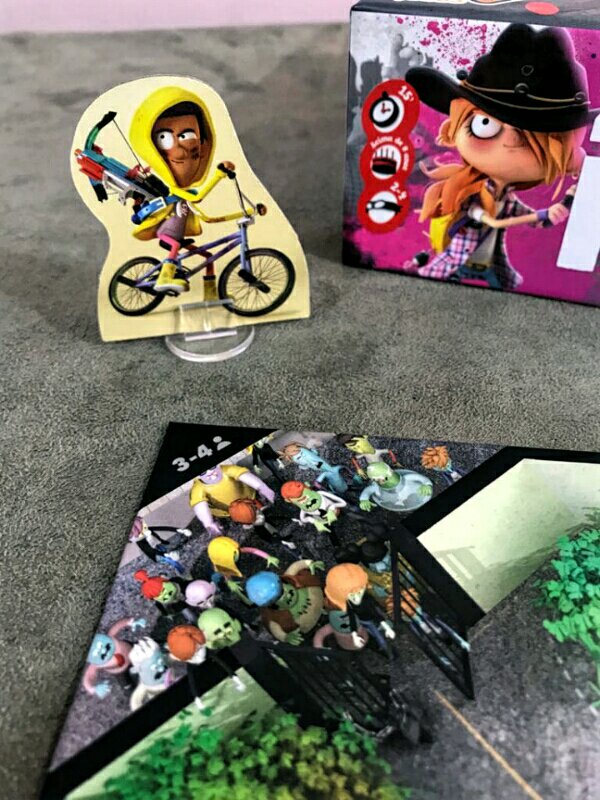 É preciso conter a invasão no jogo infantil Zombie Kidz