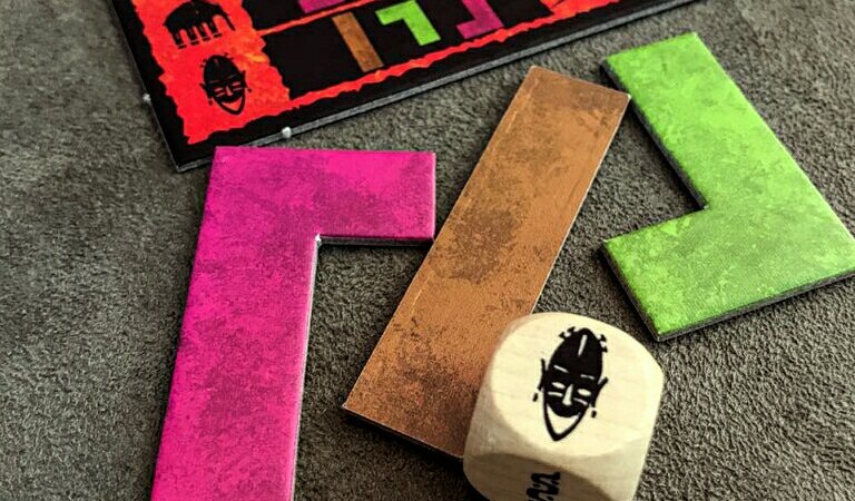 Peças do jogo de tabuleiro Ubongo