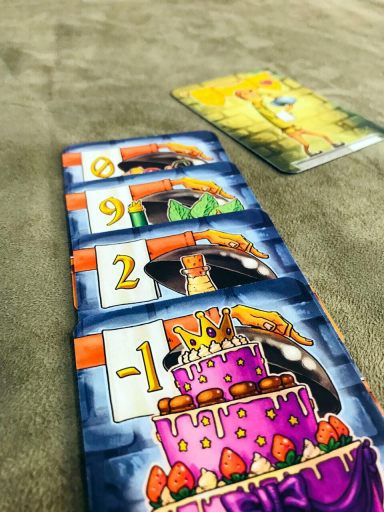 Jogo de tabuleiro Sirvam o REI