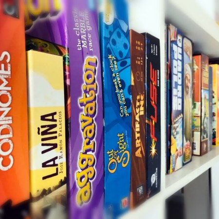 Estante de jogos de tabuleiro