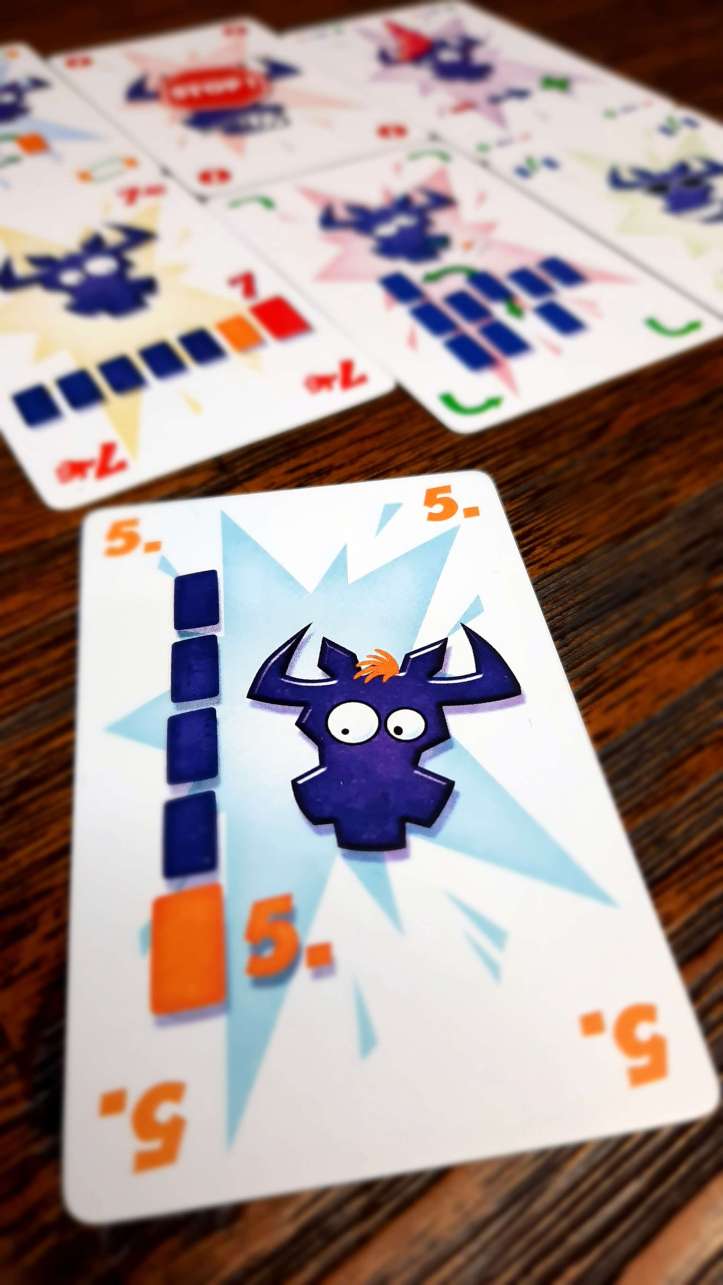 Jogo de cartas Pega em 6