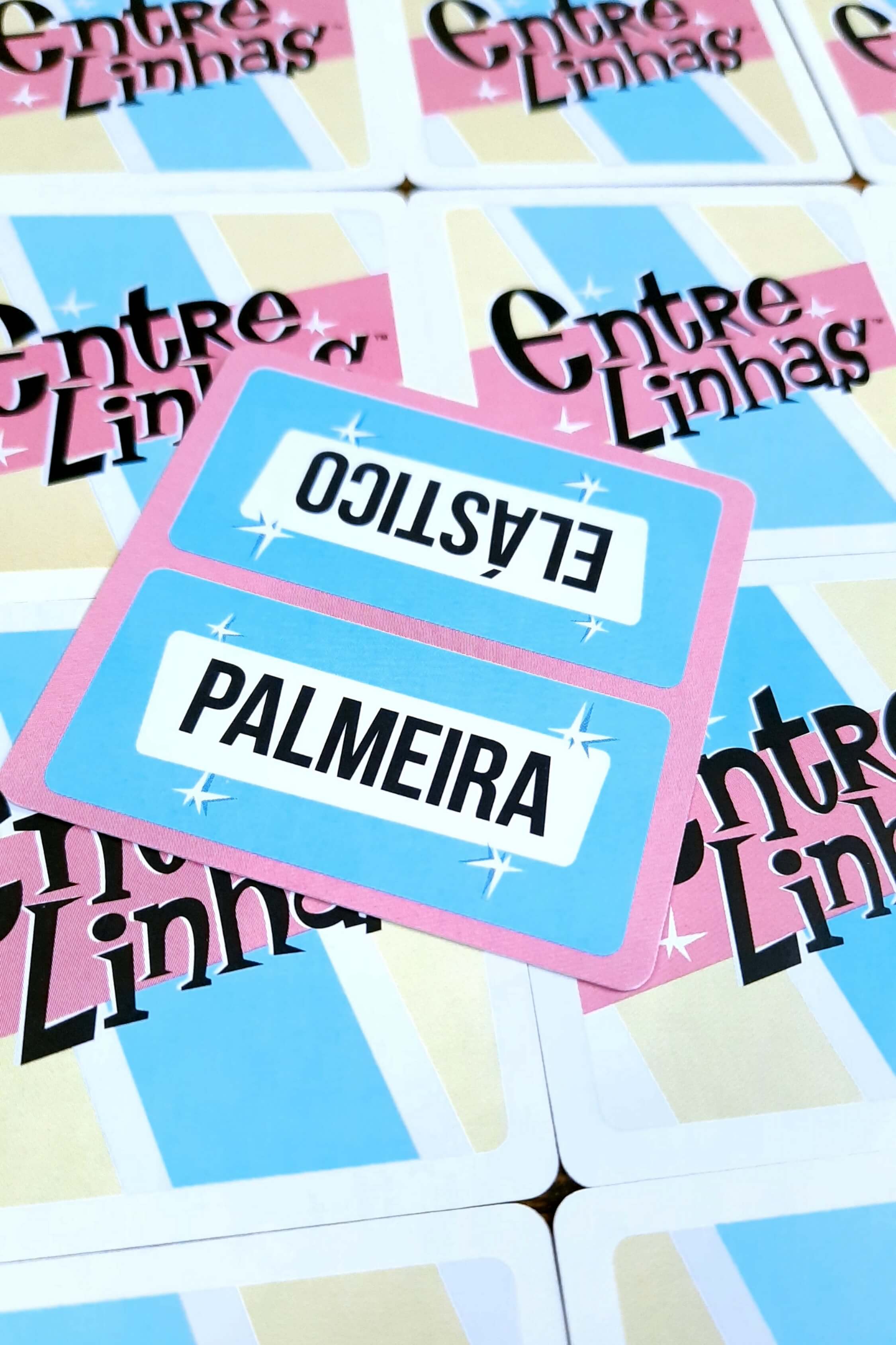 Jogo de tabuleiro Entre Linhas