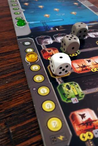 Jogo de tabuleiro Under Falling Skies