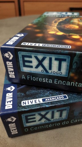 Jogo de tabuleiro EXIT