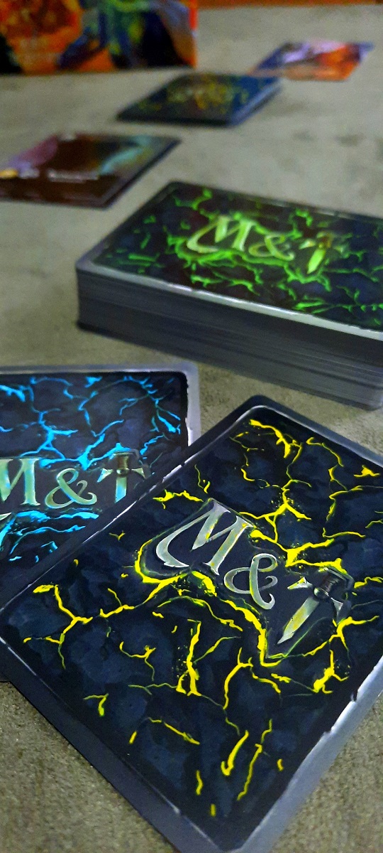 Jogo de cartas Monstros e Tesouros